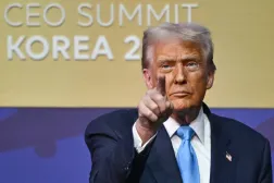Trump, Jeonju Sanat Merkezi'nde düzenlenen Asya-Pasifik Ekonomik İşbirliği (APEC) CEO Zirvesi'nde konuşuyor (AFP)