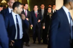 Mısır Cumhurbaşkanı Abdulfettah es-Sisi ve eşi Entissar Amer, Giza'daki Büyük Mısır Müzesi'nin açılış törenine katıldı (DPA)