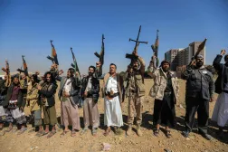 حوثی‌ها جنگ غزه را برای بسیج نیروها و تبلیغات سیاسی به‌کار گرفته‌اند؛ نگرانی‌ها از برهم‌خوردن آتش‌بس با نیروهای دولتی افزایش یافته است. (AFP)