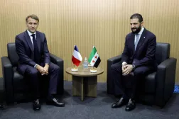 Fransa Cumhurbaşkanı Emmanuel Macron (solda), Suriyeli mevkidaşı Ahmed eş-Şera ile Brezilya'da bir araya geldi. (AFP)