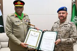Chairman of the General Staff General Fayyad Al-Ruwaili and Pakistan's Chairman of the Joint Chiefs of Staff Committee General Sahir Shamshad during the ceremony on Saturday. (Saudi Defense Ministry)