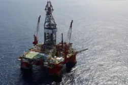 FILE PHOTO: A general view of the Centenario deep-water oil platform in the Gulf of Mexico off the coast of Veracruz, Mexico January 17, 2014. Picture taken January 17, 2014. REUTERS/Henry Romero/File Photo