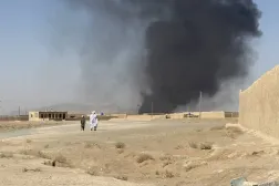 Geçtiğimiz ekim ayında Chaman'daki ortak sınırda Taliban güçleri ile Pakistan askerleri arasında çıkan çatışmalar sırasında dumanlar yükseliyor (Arşiv- EPA)