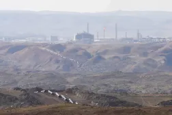 Süleymaniye ilindeki Çamçemal yakınlarında füze saldırısının ardından Kormor gaz sahası (Reuters)