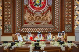 ملک حمد بن عیسی آل خلیفه در جریان اجلاس خلیج (بنا)