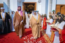 Prince Mohammed bin Salman bin Abdulaziz Al Saud, Saudi Crown Prince and Prime Minister, and Bahrain's King Hamad bin Isa Al Khalifa in Manama on Wednesday. (SPA)
