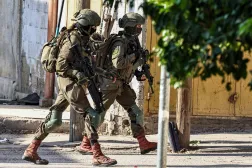 جنود إسرائيليون خلال عملية عسكرية في الضفة الغربية (أ.ف.ب)