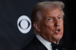 US President Donald Trump poses on the red carpet for the 2025 Kennedy Center Honors at the John F. Kennedy Center for the Performing Arts in Washington, D.C., US, December 7, 2025. REUTERS/Jeenah Moon