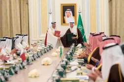 Signing of Saudi-Qatar high speed rail deal attended by Saudi Crown Prince and Qatar Emir (SPA)