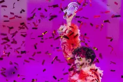 2024 yılında "The Code" performansıyla ödül kazanan Nemo (Arşiv- DPA)