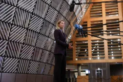 مسؤولة السياسة الخارجية بالاتحاد الأوروبي كايا كالاس قبيل اجتماع وزراء خارجية التكتل في بروكسل (رويترز)