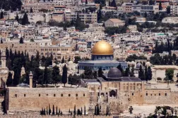 Kudüs'teki Kubbetü's-Sahra ve Mescid-i Aksa'nın uzaktan görünümü (Reuters)