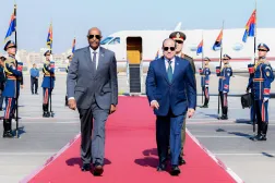 الرئيس المصري عبد الفتاح السيسي ورئيس مجلس السيادة الانتقالي عبد الفتاح البرهان في القاهرة الخميس (الرئاسة المصرية)