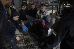 Halep'teki Şeyh Maksud mahallesinden yerleşim bölgelerine yapılan bombardıman sonucu yaralananlar el-Razi Hastanesi'ne sevk edildi (SANA)