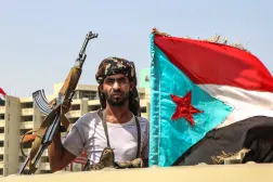 مسلح في عدن من أنصار المجلس الانتقالي الجنوبي المطالب بالانفصال عن شمال اليمن (أ.ف.ب)