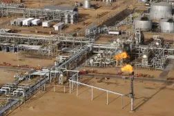 Venezuela'nın devlet petrol şirketi PDVSA tarafından petrol zengini Orinoco Kuşağı'nda işletilen bir ağır ham petrol işleme tesisi (Reuters)