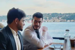 متداولة من نشطاء ديسمبر الماضي لزيارة العميد عبد الرحمن الدباغ مقهى ومطعماً في بيروت يتردد عليهما رجال الأسد 