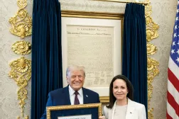 صورة نشرها البيت الأبيض على منصّة «إكس» عقب إهداء ماتشادو جائزة نوبل للسلام للرئيس ترمب