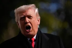 ABD Başkanı Donald Trump, Beyaz Saray'ın Güney Çimliği'nde gazetecilere açıklama yapıyor (EPA)