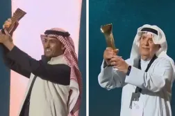 الكاتب محمد الرميحي والمحرر عبد الهادي حبتور يحتفلان بالجائزتين (الشرق الأوسط)