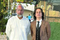 
آخر ظهور لسيف الإسلام القذافي رفقة ناشط سياسي من أقاربه بالزنتان في ديسمبر الماضي (صفحة الناشط الليبي أحمد القذافي)