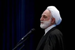 غلام حسين محسني إجئي رئيس السلطة القضائية يلقي خطاباً أمام قضاة محافظة مركزي في مدينة أراك وسط البلاد (إرنا)