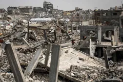 مبانٍ مدمرة في مخيم جباليا للاجئين بشمال غزة (أ.ف.ب) 