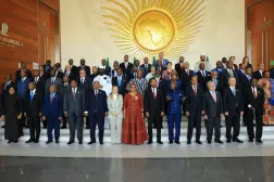Addis Ababa'da düzenlenen Afrika Birliği zirvesine katılan ülkelerin liderleri ve temsilcilerinin toplu fotoğrafı (EPA)