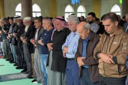 Palestinians attend Friday prayers in a mosque following an attack that local Palestinians said was carried out by Israeli settlers, in the village of Deir Istiya near Salfit in the Israeli-occupied West Bank November 14, 2025. REUTERS/Sinan Abu Mayzer

