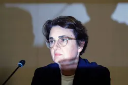 لورانس دي كار رئيسة متحف اللوفر (أ.ف.ب) 