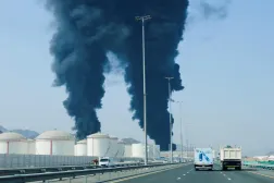 İran Devrim Muhafızları, Birleşik Arap Emirlikleri'nin sanayi ve ticaret merkezi Füceyre'deki petrol tesislerini hedef almıştı (Reuters)