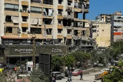 آثار الضربات الإسرائيلية في لبنان اليوم بأعقاب تصعيد التوتر بين «حزب الله» وإسرائيل وسط الصراع الأميركي الإسرائيلي مع إيران (رويترز)