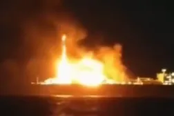 انفجار ناقلة الغاز الروسية قبالة الساحل الليبي مساء الثلاثاء (لقطة مثبتة من تسجيل مصور)