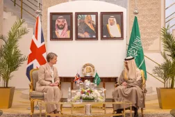 Suudi Arabistan Dışişleri Bakanı Prens Faysal bin Ferhan dün Riyad’da İngiliz mevkidaşı Yvette Cooper ile bir araya geldi. (SPA)