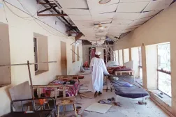 من الأضرار التي أصابت مستشفى الضعين في قصف سابق (الشرق الأوسط)