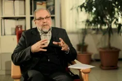 Muhammed Bakır Zülkadir, Aralık 2020’de İran Devrim Muhafızları Ordusu’na (DMO) bağlı Tesnim Haber Ajansı’na verdiği röportajda ​​konuşuyor. (Arşiv)