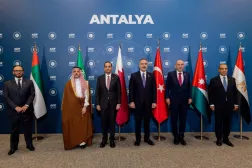 Antalya Diplomasi Forumu (ADF2026) kapsamında Gazze konulu toplantıya katılan bakanlar ve yetkililerin hatıra fotoğrafı, 18 Nisan 2026 (Dışişleri Bakanlığı)