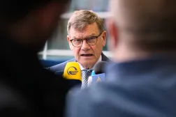 Germany's Foreign Minister Johann Wadephul speaks with the media as he arrives for a meeting of EU foreign ministers at the European Council building in Luxembourg, Tuesday, April 21, 2026. (AP) 