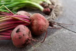 Pancar, doğal nitratlar açısından zengin bir kök sebzedir (Pexels).