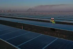 (foto altı) Suudi Arabistan’daki güneş enerjisi santrallerinden biri (SPA)