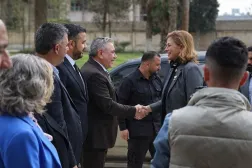 Suriye Sosyal İşler ve Çalışma Bakanı Hind Kabavat, Suriye’nin doğu ve kuzeyindeki saha gezisi kapsamında Haseke vilayetini ziyaret etti. (Suriye Sosyal İşler ve Çalışma Bakanlığı)