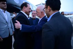 İran İçişleri Bakanı İskender Mümeni, dün Tahran'a gelen Pakistan Ordu Komutanı Asim Munir'i karşıladı (Reuters)