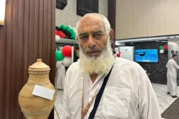 الحاج السوري عبد الكريم الطويل القادم من قرية الحوز الواقعة في ريف حمص الغربي (الشرق الأوسط)