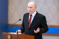 Rusya Devlet Başkanı Vladimir Putin, Kazakistan'da düzenlediği basın toplantısında (Sputnik)