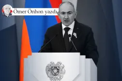 Fotoğraf: Ermenistan Başbakanı Nikol Paşinyan, Erivan'da Fransız Cumhurbaşkanı ile yaptığı görüşmeler sırasında bir konuşma yapıyor, 5 Mayıs 2026 (AFP)