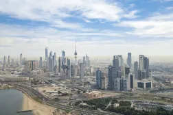  أعلن الجيش الكويتي تصدي منظومات الدفاع الجوي لأهداف جوية معادية (كونا)