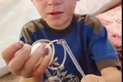 Kırılan gözlüğü için ağlayan Filistinli çocuk dünya gündemine oturdu