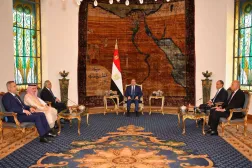 Mısır Cumhurbaşkanı Abdulfettah Sisi, Mısır Dışişleri Bakanı Bedr Abdulati’nin de hazır bulunduğu toplantıda Suudi Arabistan, Pakistan ve Türkiye dışişleri bakanlarını kabul etti. (Mısır Cumhurbaşkanlığı)