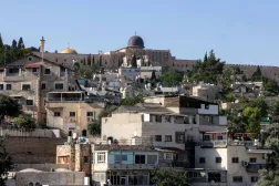 Doğu Kudüs'te Mescid-i Aksa kubbesi ile Kubbetu's-Sahra'nın bir bölümünden görünüm (AFP)