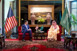 Suudi Arabistan Dışişleri Bakanı Prens Faysal bin Ferhan bin Abdullah, Bahreyn'in başkenti Manama’da ABD Dışişleri Bakanı Marco Rubio ile bir araya geldi. (Suudi Arabistan Dışişleri Bakanlığı)